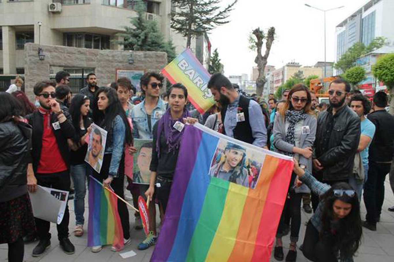 Van’da intihar eden gencin ailesi İLKHA’ya konuştu Van’da intihar eden gencin ailesi İLKHA’ya konuştu